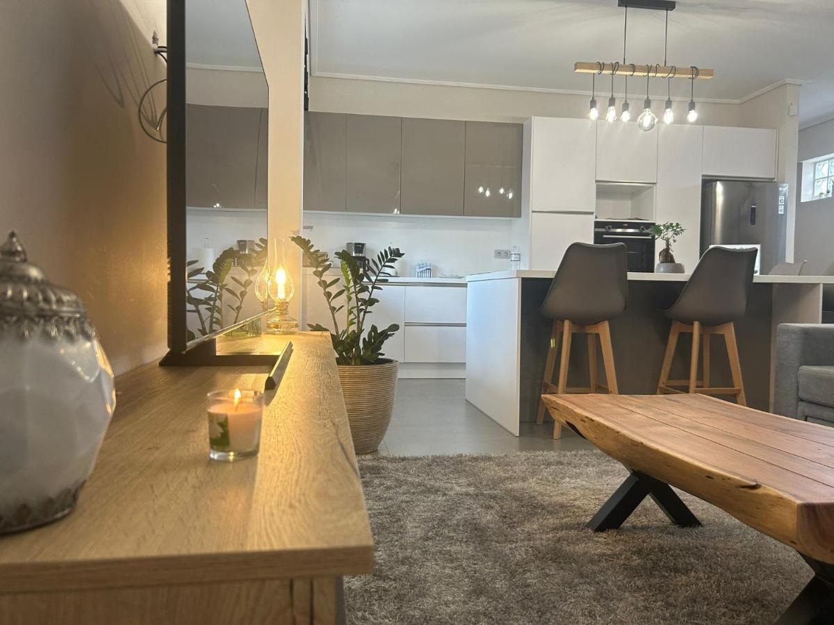 New Minimal Apartment,10' From Athens Airport Spáta Buitenkant foto